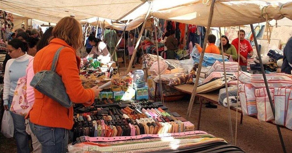 Quarteira Gypsy Market and Vilamoura Marina Tour